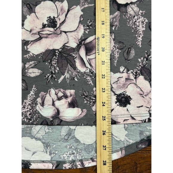 NEW LuLaRoe Womens Knit Tunic Top S Short Sleeve Gray Pink Floral Scoop Neck - Picture 5 of 7